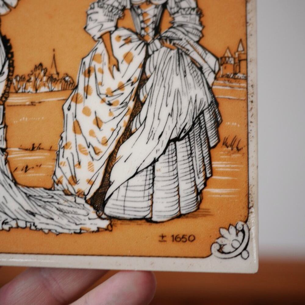 Vintage Stoffenhuis Dutch Women in 1650 Dresses Tile Holland Trivet Hanging 6" - Picture 3 of 6